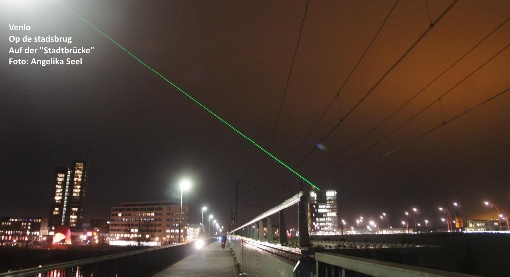 2019 01 10 Laserstrahlen aüber der Stadtbrücke